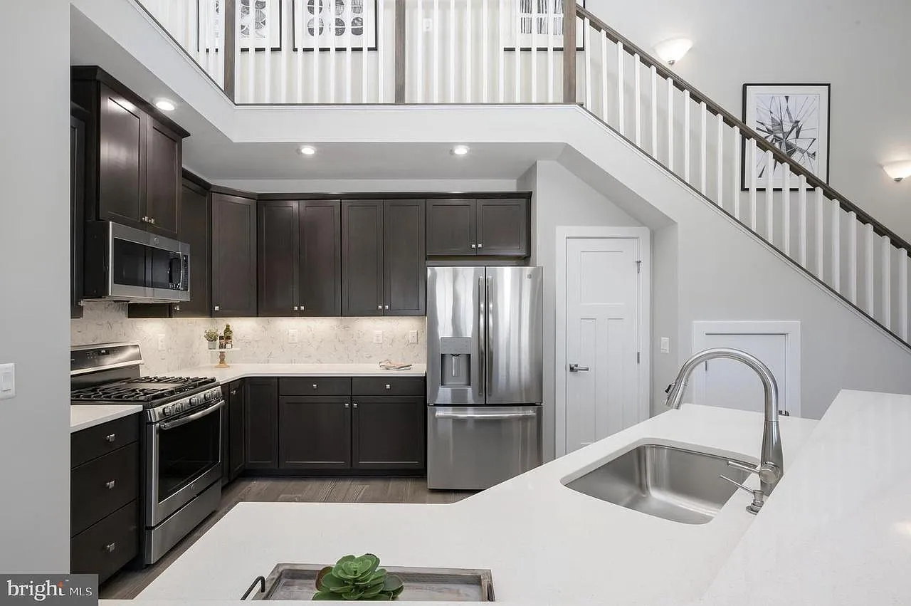 2 bed, 1785 sqft, $2,950 — Photo 3
