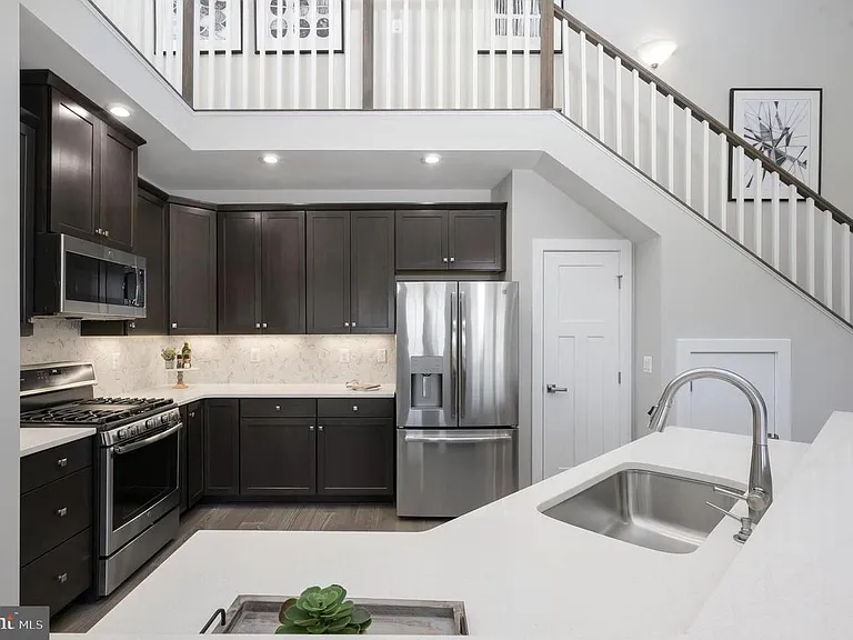 3411 Angelica Way #401 — Photo 3
