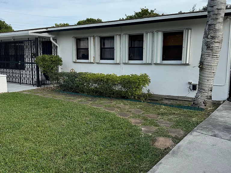 NW 44th Ave — Photo 10