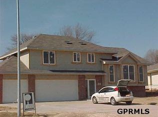 604 Pearl St, Elkhorn, NE 68022