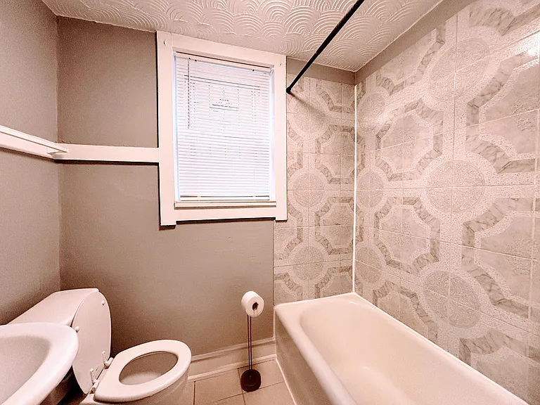 4922 Winona Ave #2 — Photo 5