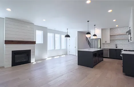 211 NE Monroe St — Photo 29