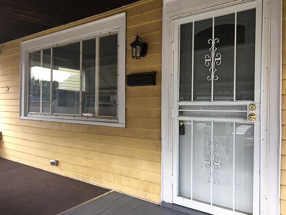 4th image of 1318 Lynn St