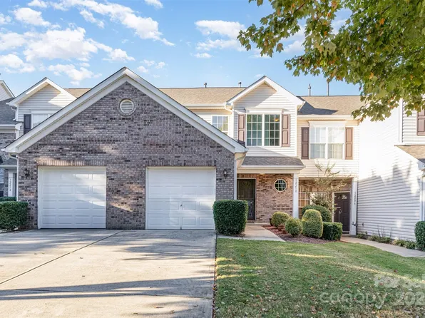 12210 Stratfield Place Cir, Pineville, NC 28134