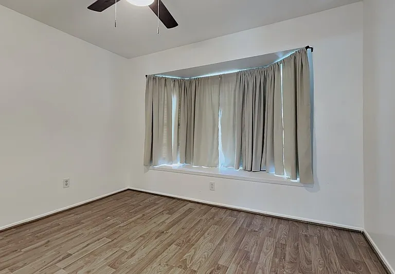 8614 Lake Crystal Dr — Photo 13