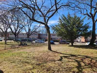 Barnes Avenue, New Haven, CT, 06513