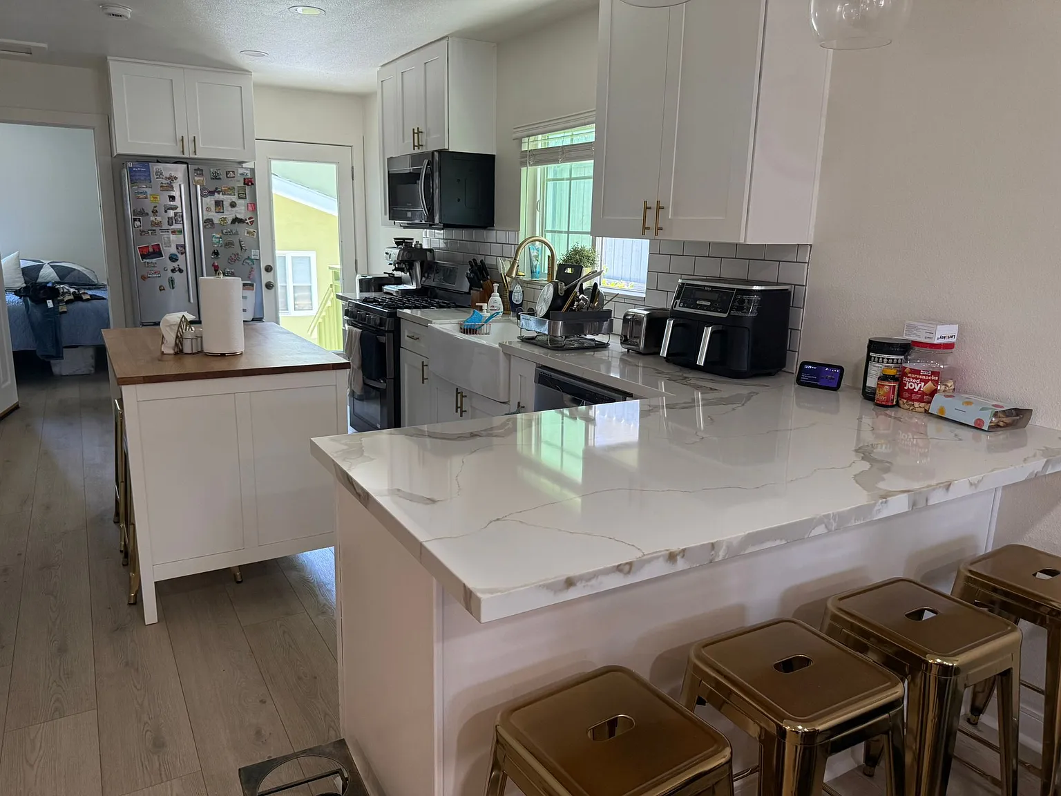 2 bed, 950 sqft, $3,850 — Photo 3