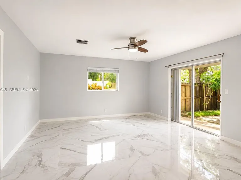 2611 SW 13th Ave #12 — Photo 3