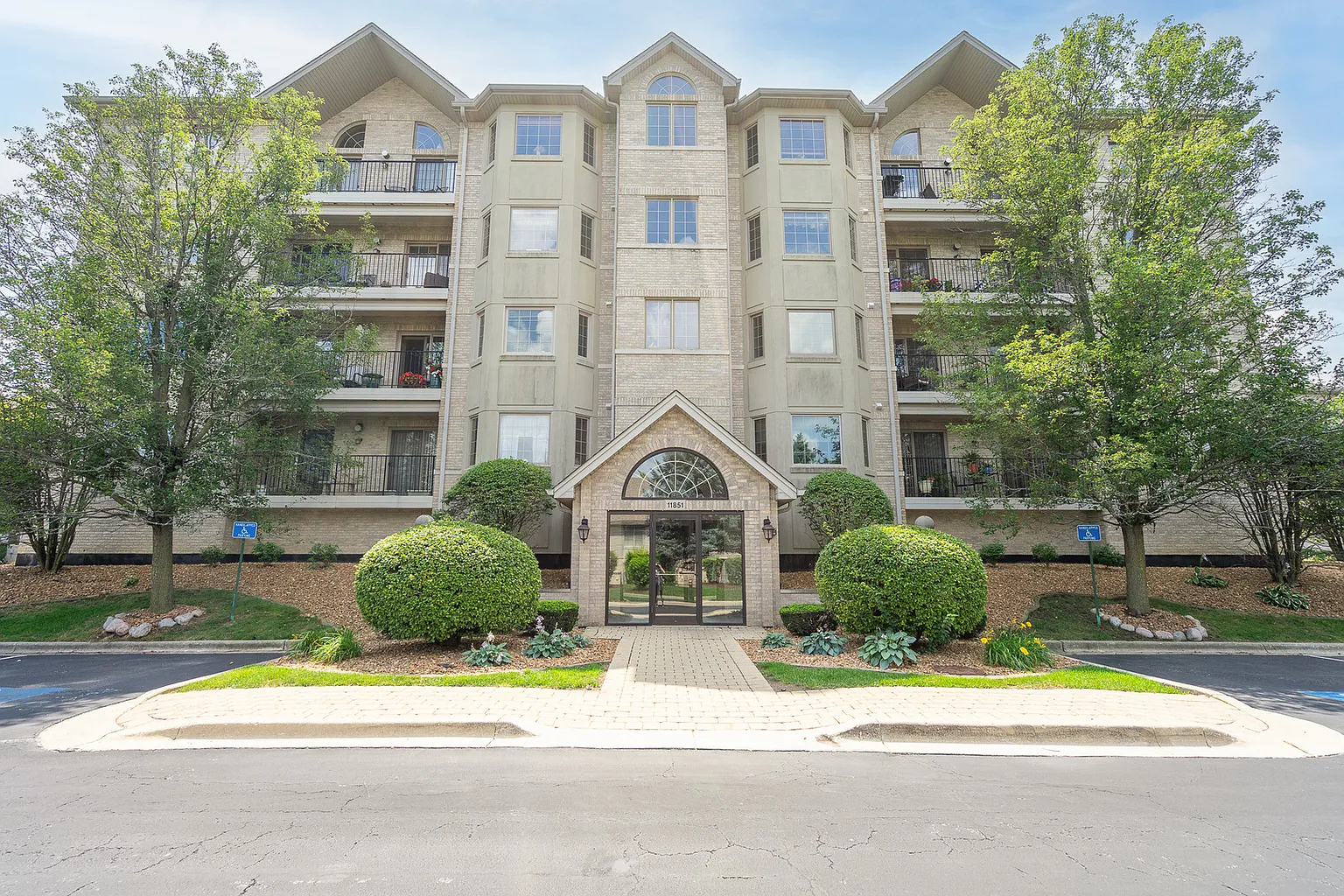 11851 Windemere Ct APT 303 photo 1