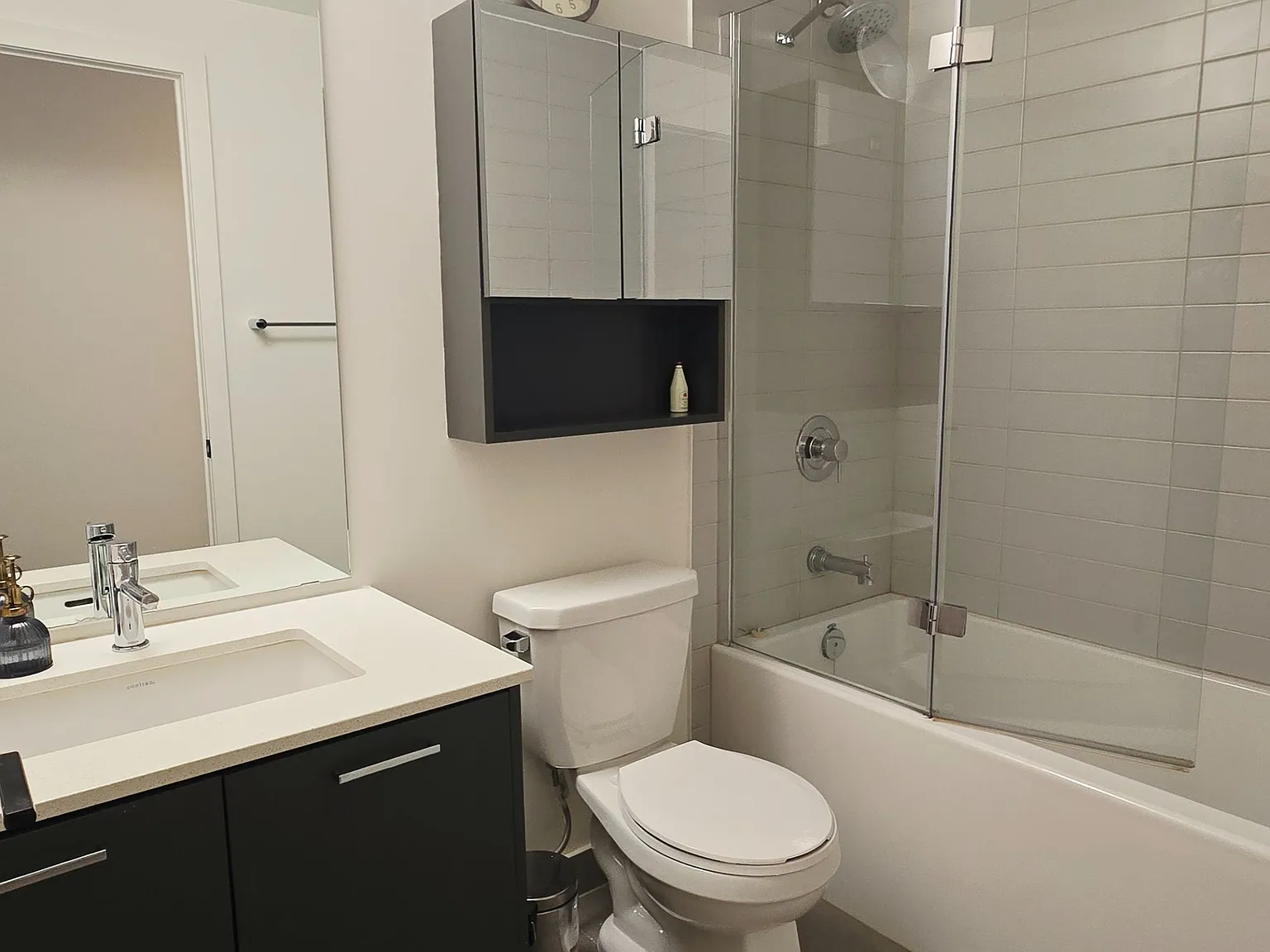 2 bed, $2,600 — Photo 4