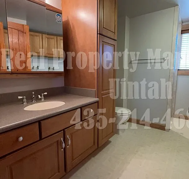 456 S 3130 W — Photo 16