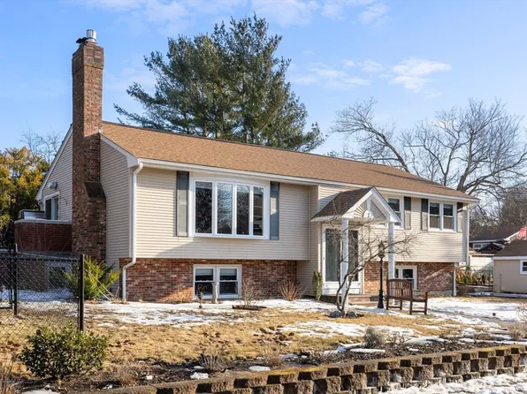 7 Passage Way, Plymouth, MA 02360