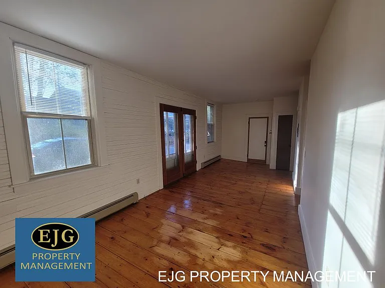 14 Main St #10 — Photo 14
