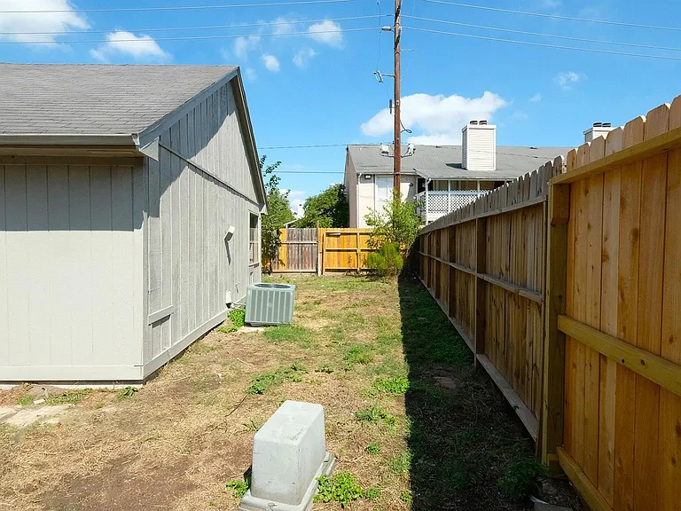1203 Beckwood Cir — Photo 28