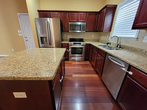 1404 Island Pl E Photo 1