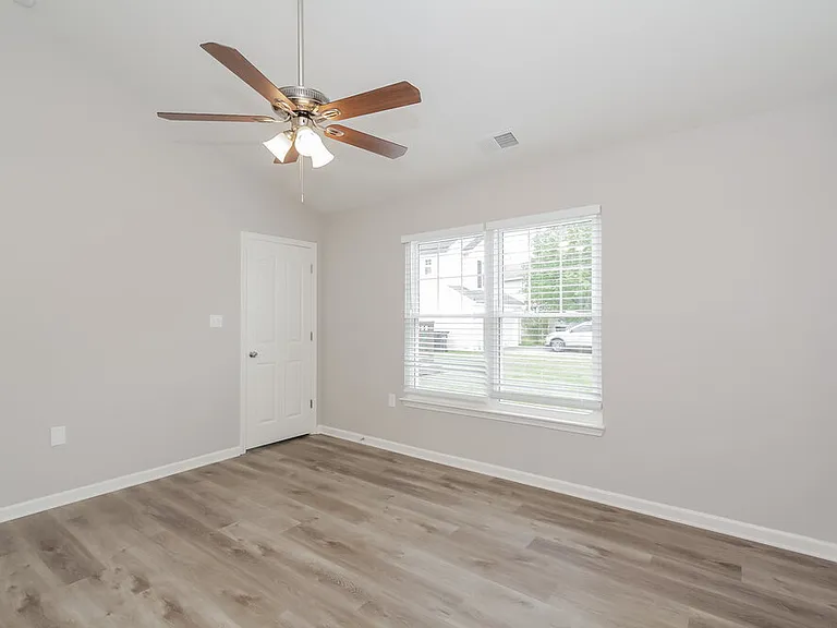10129 Green Hedge Ave — Photo 9