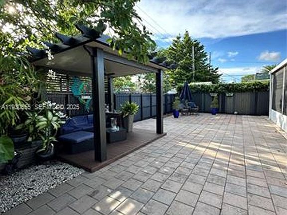 3rd image of 5010 E 1st Ave #0