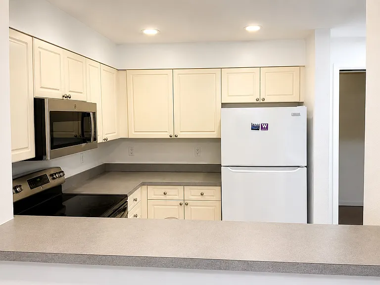 4343 Roosevelt Way NE #409 — Photo 1