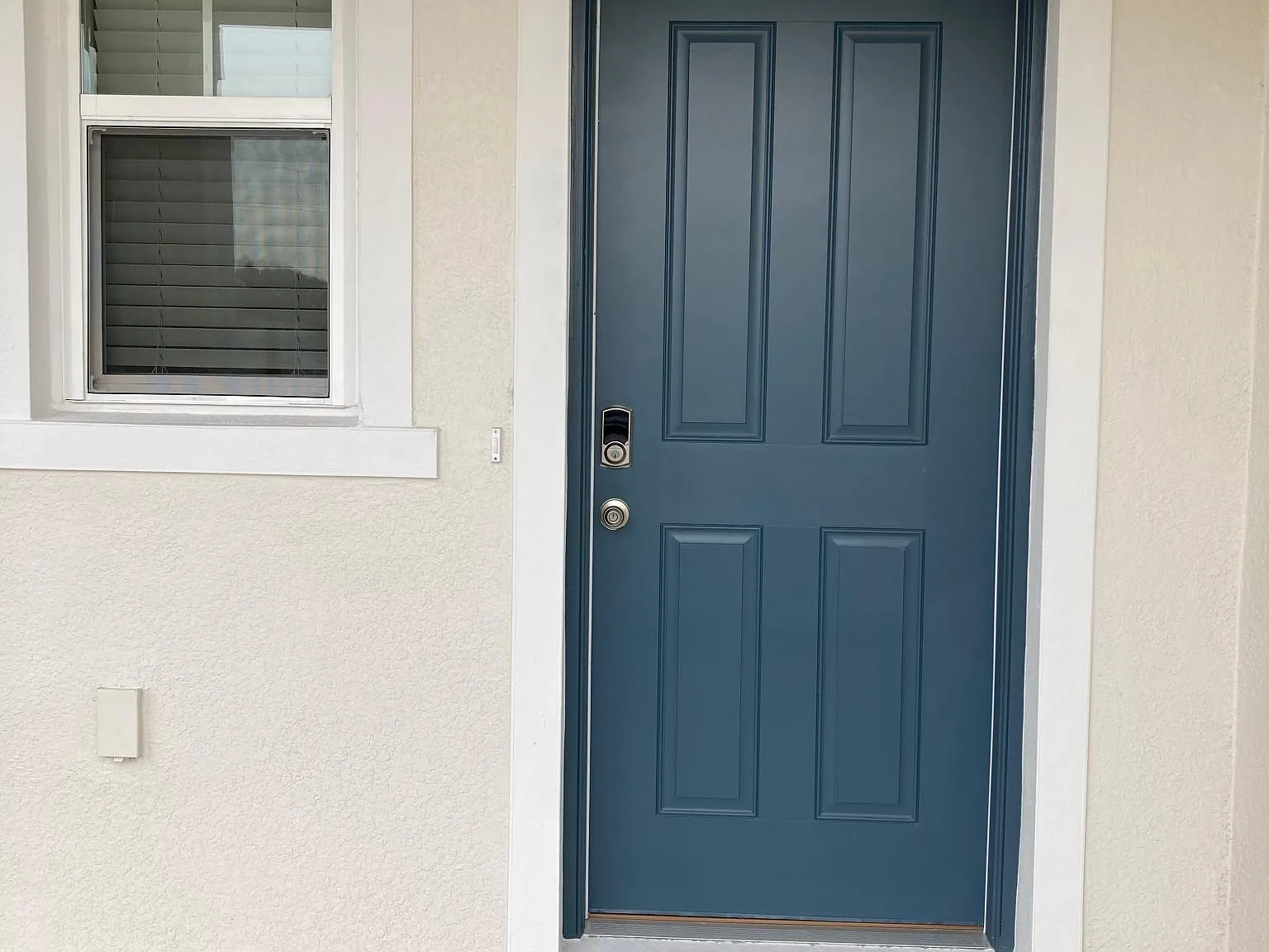 4 bed, 2.5 bath, 2168 sqft, $2,600 — Photo 2