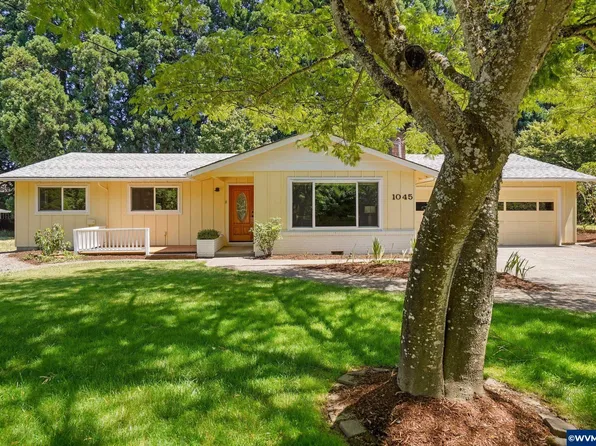 1045 SW Stamm Pl, Corvallis, OR 97333