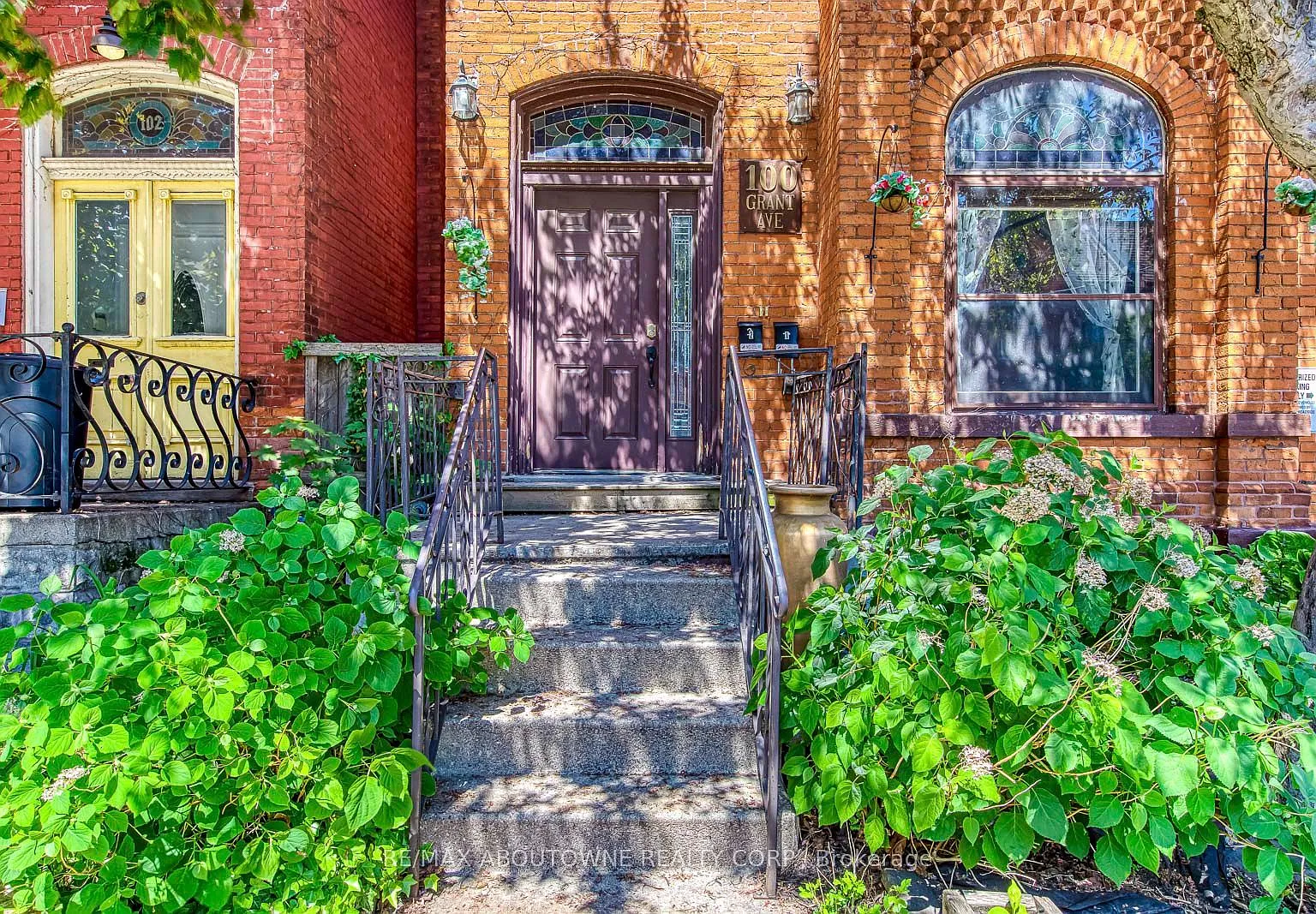 3 bed, $2,200 — Photo 2