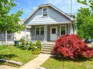 27 Oakland Ave, Edison, NJ 08817