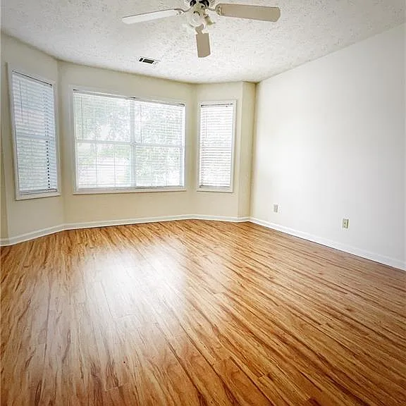 2715 Barnwood Xing — Photo 8