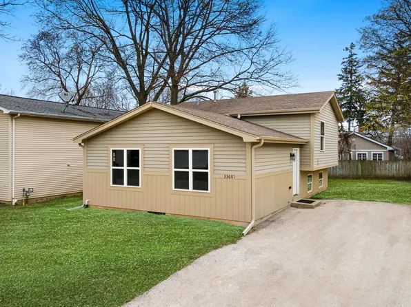 33601 N Idlewild Dr, Grayslake, IL 60030