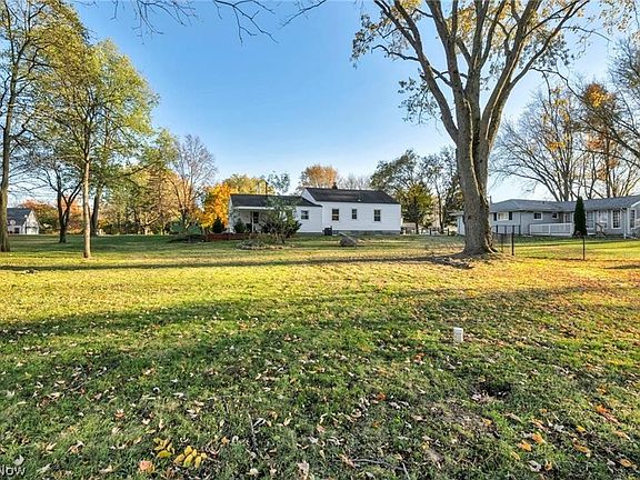 3rd image of 34918 Chestnut Ridge Rd