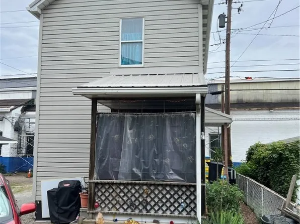 361 W 7th Ave, Tarentum, PA 15084