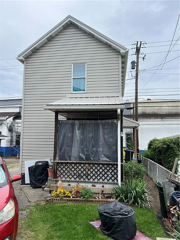 361 W 7th Ave photo 1