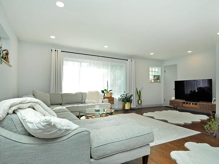 4912 Jamieson Ave #2 — Photo 5