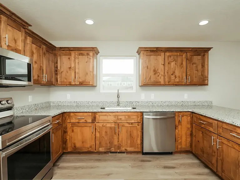 1371 E Macon St — Photo 11
