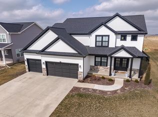 5104 Finlen Ln, Bloomington, IL 61705