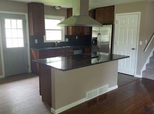 2424 Crestview Dr, Bettendorf, IA 52722