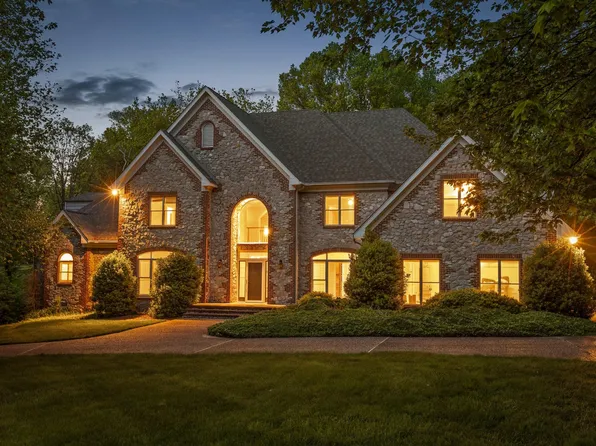 12 Mountain Orchard Path, Signal Mountain, TN 37377