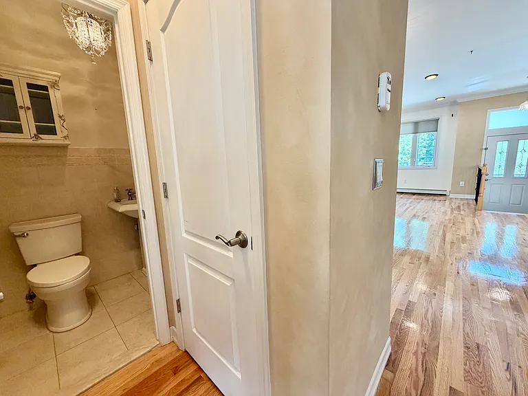204 Sneden Ave #2 — Photo 7