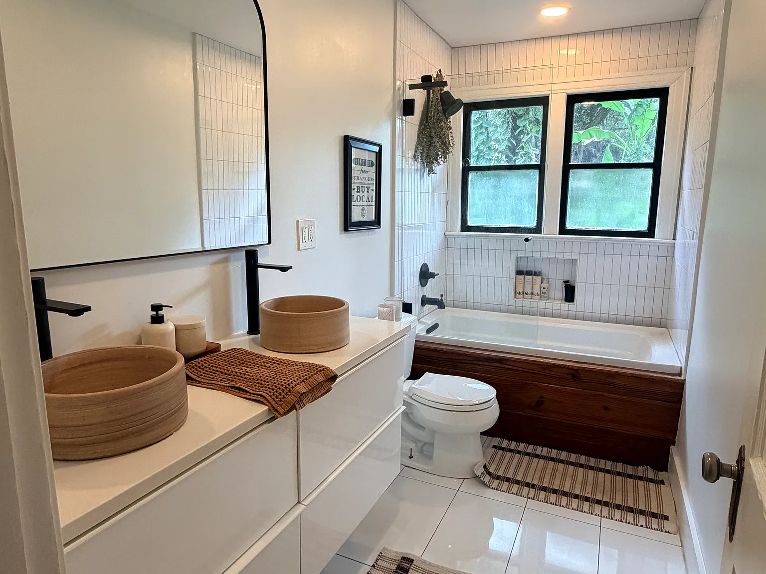 2 bed, 1084 sqft, $2,595 — Photo 1