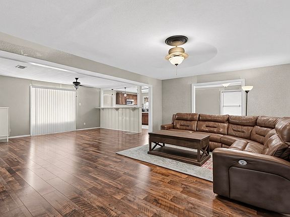 5th image of 535 Ross Rd