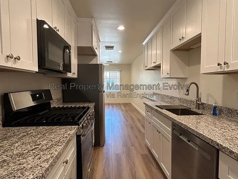 338 W Highland Ave #4 — Photo 10