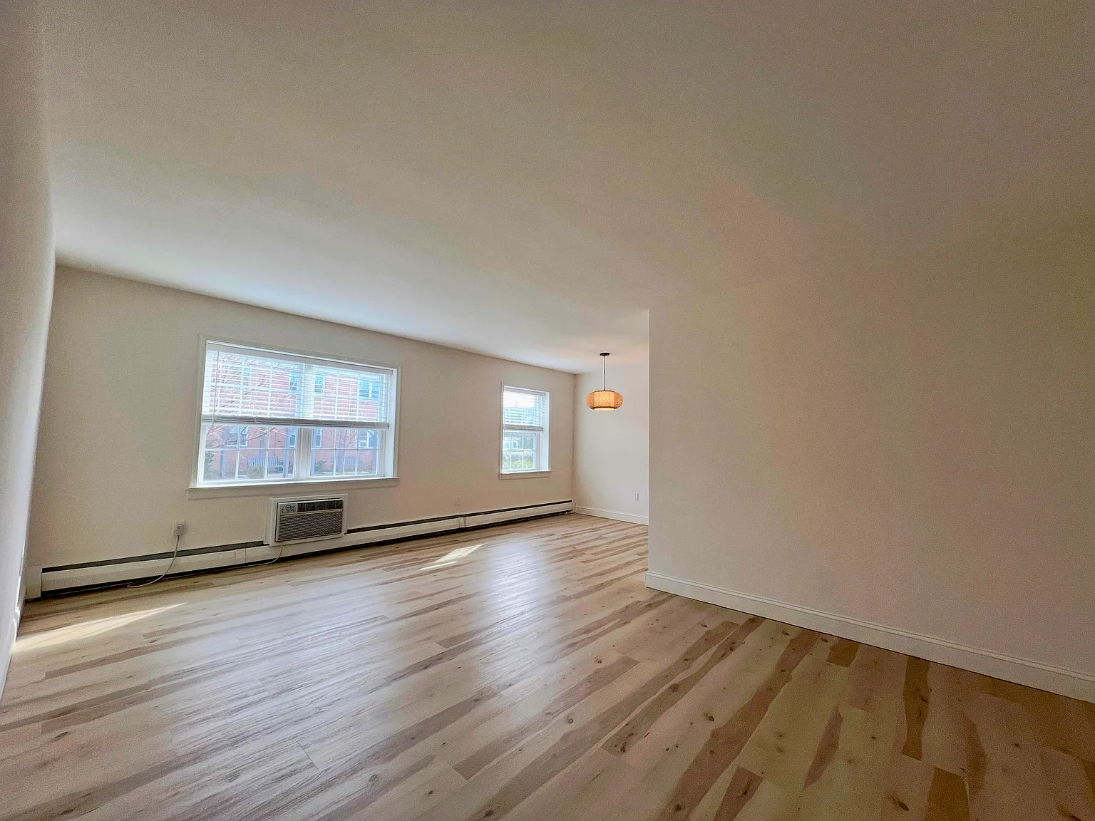 2 bed, 950 sqft, $1,995 — Photo 2