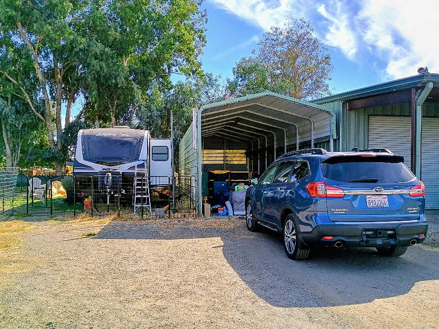 Studio, 1400 sqft, $1,400 — Photo 2