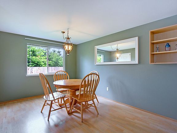 5th image of 5817 105th Pl NE