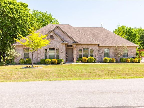 2nd image of 106 Post Oak Ln