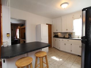 519 W 1st St, Chaska, MN 55318