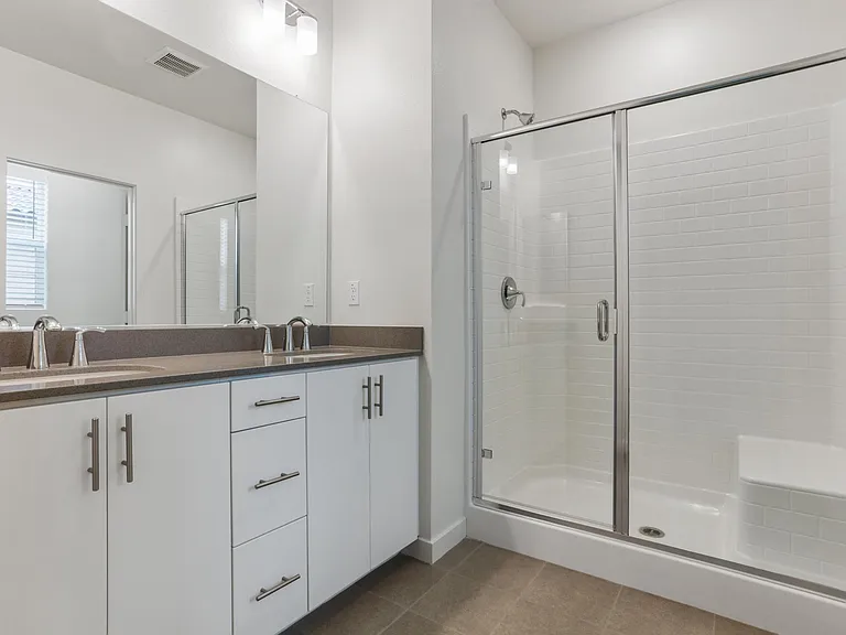 821 Blackstone Dr — Photo 31