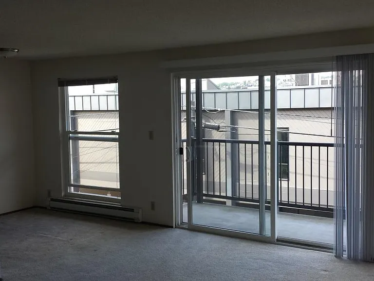2309 Franklin Ave E #301 — Photo 4