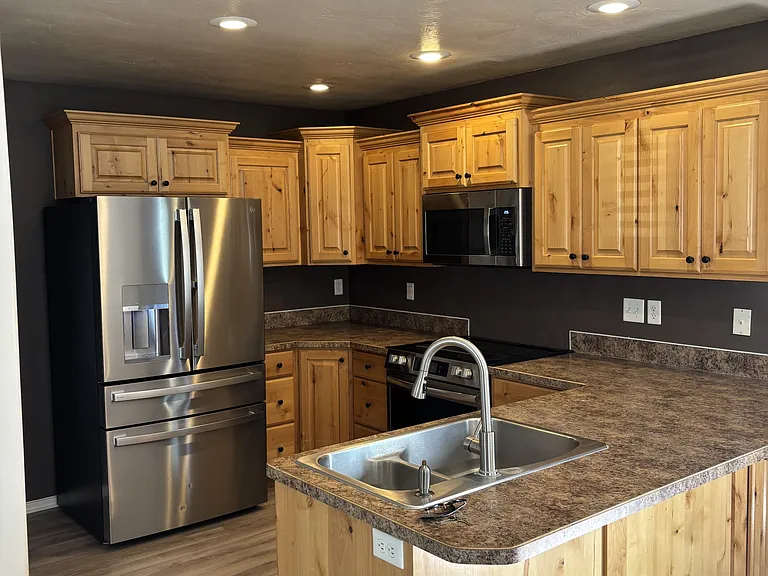 2075 Mary Dr — Photo 6