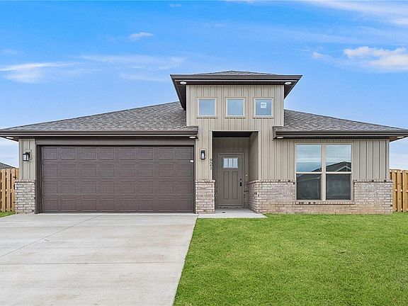 2nd image of 921 S Canvasback Dr
