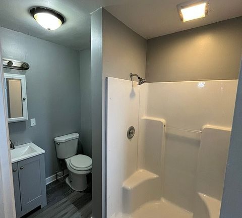 5th image of 241 Saratoga St APT 1